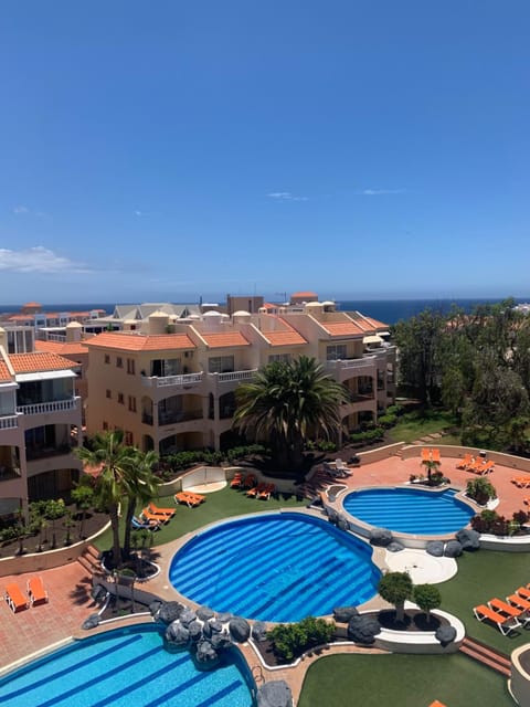 Bird's eye view, Pool view, Sea view, Swimming pool