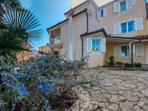 Apartments Lucy Apartment in Premantura