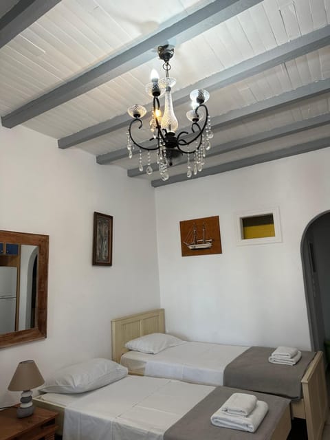 Harry’s studio Apartment in Naousa