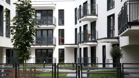 Property building, Day, View (from property/room), Balcony/Terrace