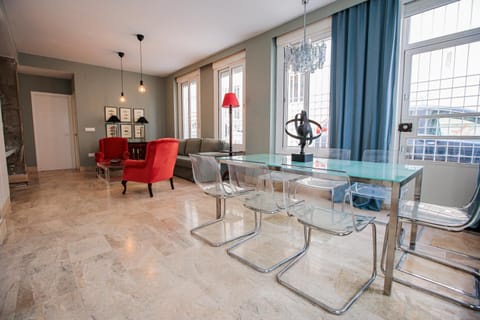 Communal lounge/ TV room