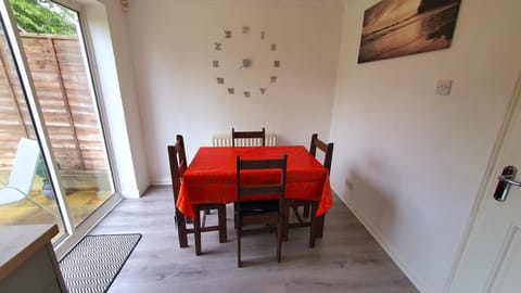 Lovely 3 Bedroom House Manchester House in England