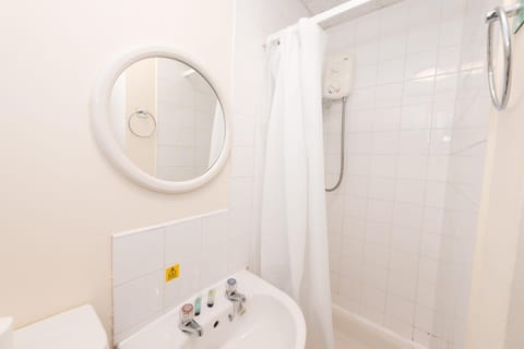 Opal Villas large apartment 2 Apartment in Plymouth