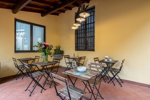 Cortile Santa Monaca Apartment in Florence