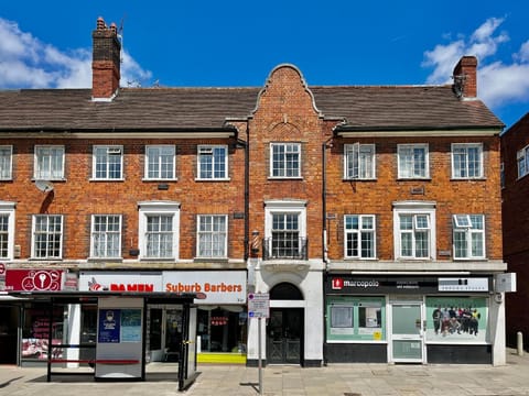 Property building, Neighbourhood, Location