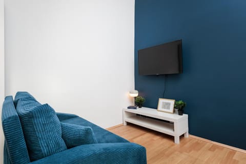 TV and multimedia, Decorative detail, Bedroom