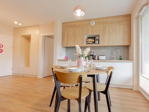 Dining area, pet friendly
