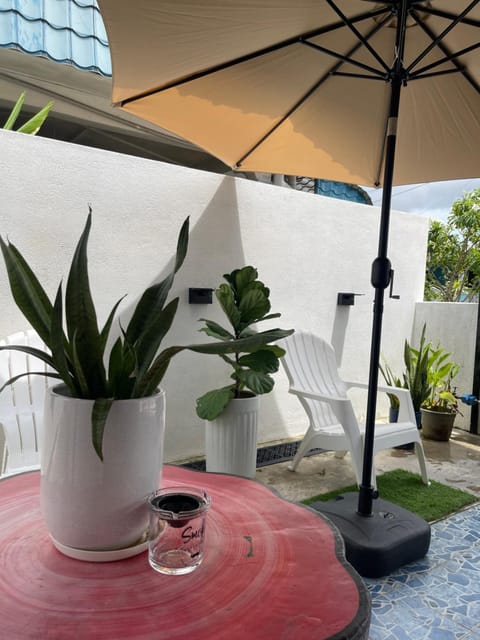 Garden, View (from property/room), Seating area
