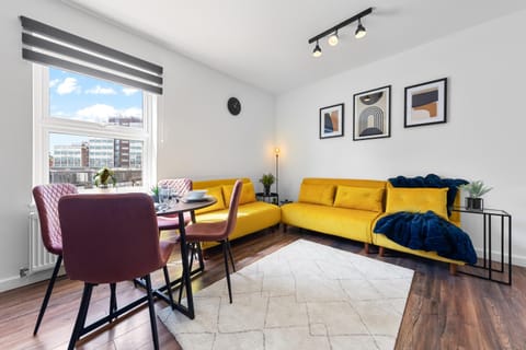 Communal lounge/ TV room, Living room, Seating area, Dining area, kitchen