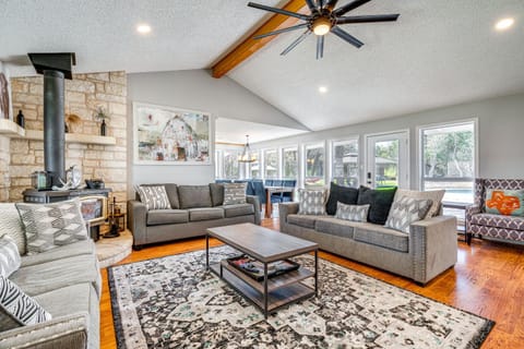 Expansive Bertram Retreat with Pool, on 28 Acres! House in Rio Grande