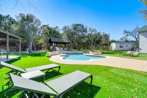 Expansive Bertram Retreat with Pool, on 28 Acres! House in Rio Grande