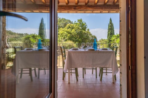Natural landscape, Balcony/Terrace, Dining area