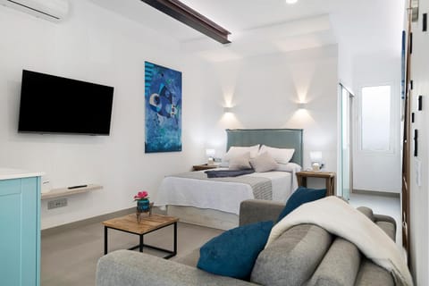 Property building, Living room, Bedroom