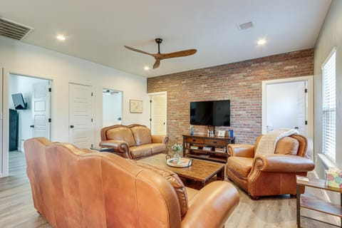 half Mi to Grand Lake Home with Furnished Deck! House in Ozark Mountains