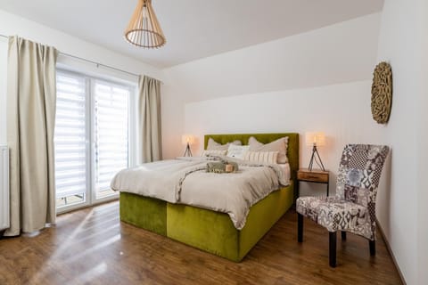 Photo of the whole room, Bedroom