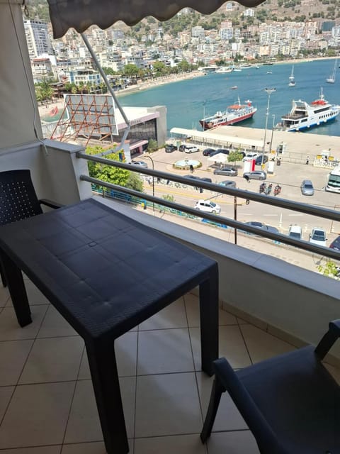 Saranda porti House in Sarandë