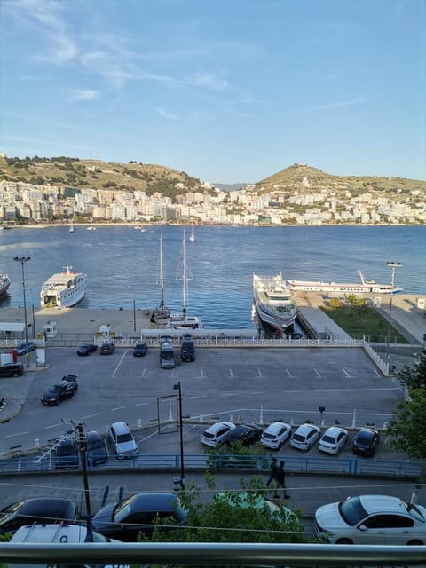 Saranda porti House in Sarandë