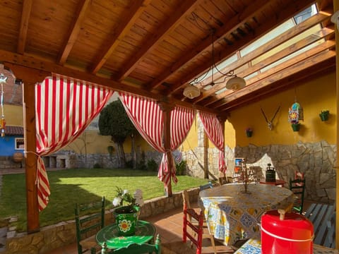 Day, Garden, Dining area, Garden view