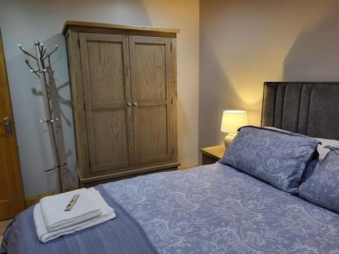 White O'Morn Cabin Cabin in Newry