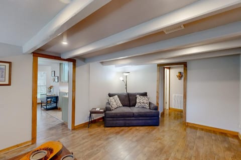 Walk to Medina River Cowboy Cottage with BBQ Pit House in Bandera