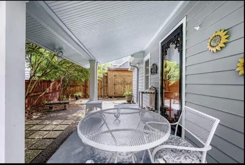 Patio, Seating area, Inner courtyard view
