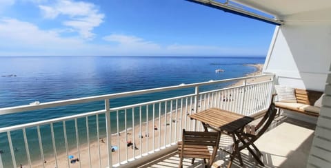 View (from property/room), Balcony/Terrace, Sea view