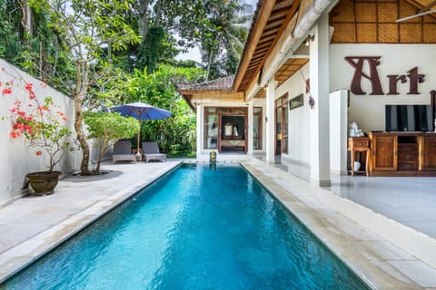 Property building, Day, Garden view, Pool view, Swimming pool