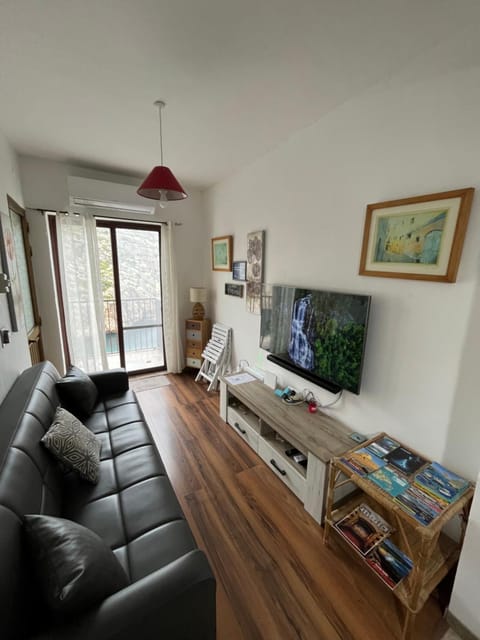 Communal lounge/ TV room, TV and multimedia, Living room, Seating area