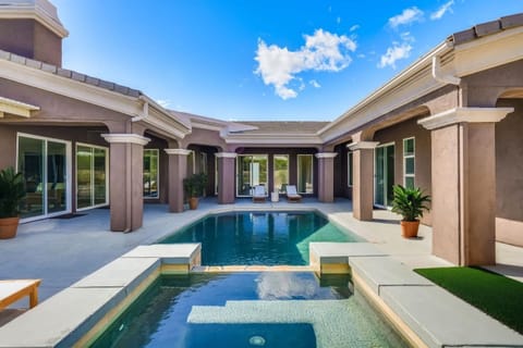 Getaway to Relaxation with Private Pool and Spa Villa in Palm Springs