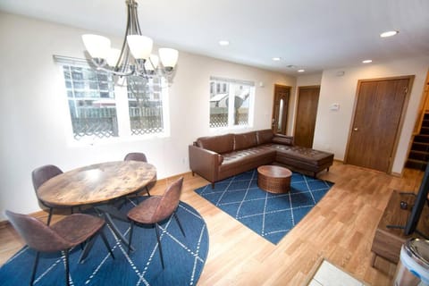 Tucked Away Off Brady - 4 Beds Apartment in Milwaukee