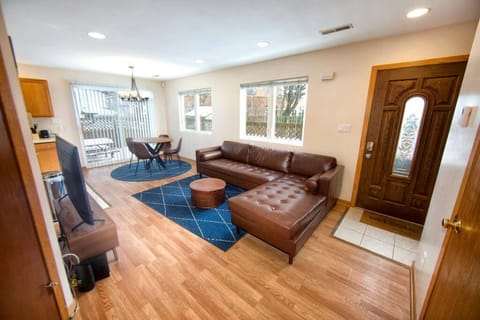 Tucked Away Off Brady - 4 Beds Apartment in Milwaukee