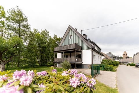 Property building, Balcony/Terrace, Street view