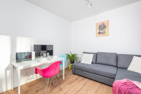 Communal lounge/ TV room, TV and multimedia, Living room, Dining area