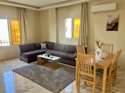 Living room, Seating area, air conditioner