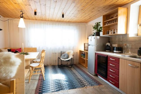 Coffee/tea facilities, Kitchen or kitchenette, Seating area, Dining area, minibar, oven