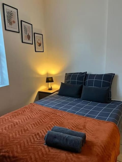 Studio 4 - Cosy Bord De Loire Apartment in Orléans