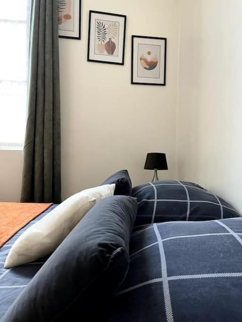 Studio 4 - Cosy Bord De Loire Apartment in Orléans