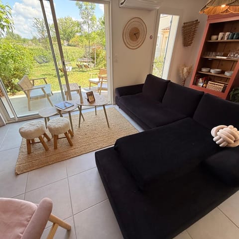 Library, Living room