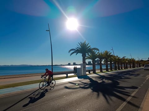 Day, People, Neighbourhood, Natural landscape, Cycling, Sea view