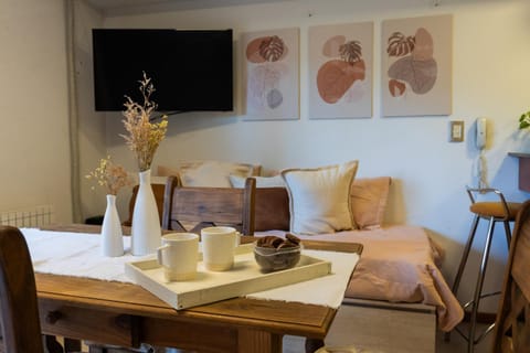 Dining area, Area and facilities, Entertainment
