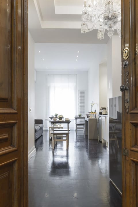 Day, Decorative detail, Dining area, Internal: Not applicable to any particular room