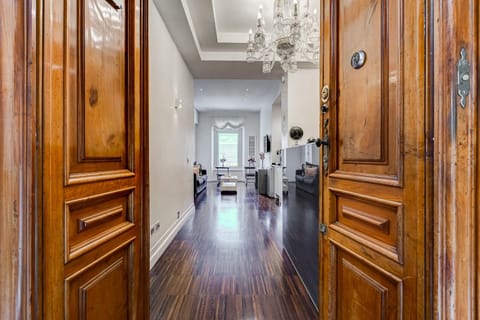 Communal lounge/ TV room, Lobby or reception