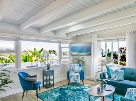 STUNNINGLY PERFECT Beach ALL NEW REMODEL Galore House in Laguna Beach