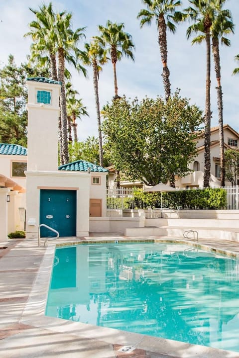 Glamorous Regal Design Home with Private Patio and Garage House in Aliso Viejo