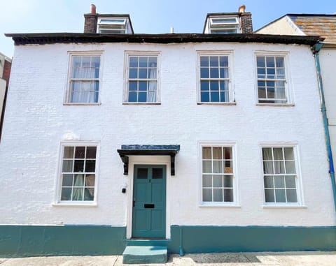 Admiralty House House in Weymouth