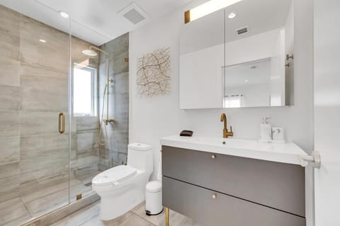 Samadhi - NEW 15 min drive to Ultra, by Newman Hospitality House in Miami Shores