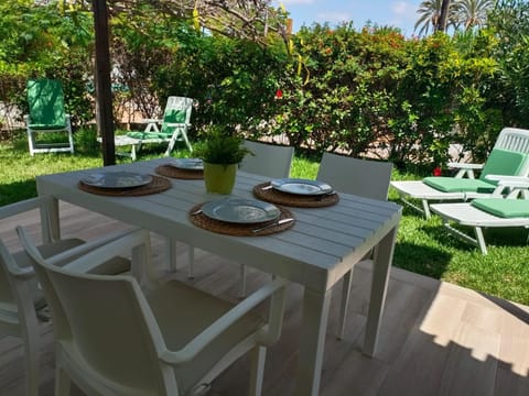 Garden, Garden view, sunbed