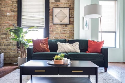 Luxury Downtown Penthouse with Private Rooftop Apartment in Chicago