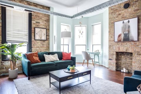 Luxury Downtown Penthouse with Private Rooftop Apartment in Chicago