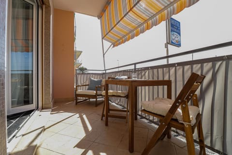 Balcony/Terrace, Dining area